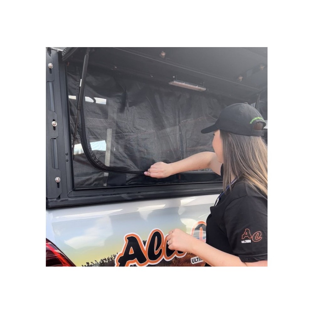Moustiquaire latérale Alu-Cab HZJ79 DC – Accessoire hardtop 4x4 Moustiquaire latérale Alu-Cab HZJ79 DC – Accessoire hardtop 4x4